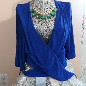 5 tops! Blue. Green. Red. Black & White